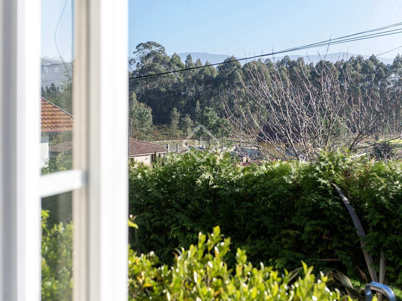 3 soverom Villa til salgs i Tomino med svømmebasseng garasje - € 400 000 (Ref: 8006751)