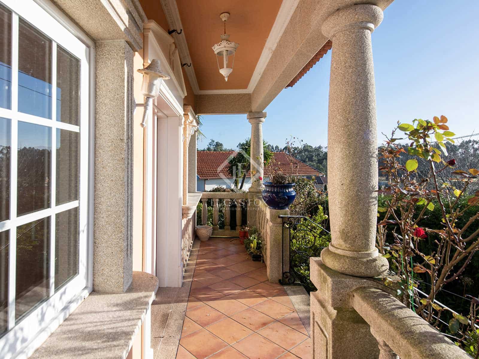 3 soverom Villa til salgs i Tomino med svømmebasseng garasje - € 400 000 (Ref: 8006751)