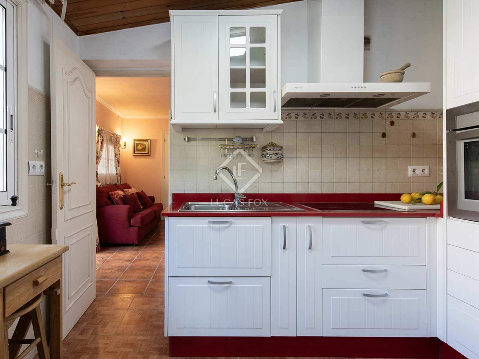 3 soverom Villa til salgs i Tomino med svømmebasseng garasje - € 400 000 (Ref: 8006751)