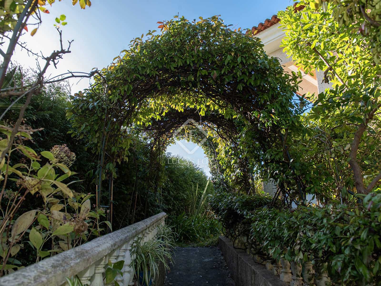 3 soverom Villa til salgs i Tomino med svømmebasseng garasje - € 400 000 (Ref: 8006751)