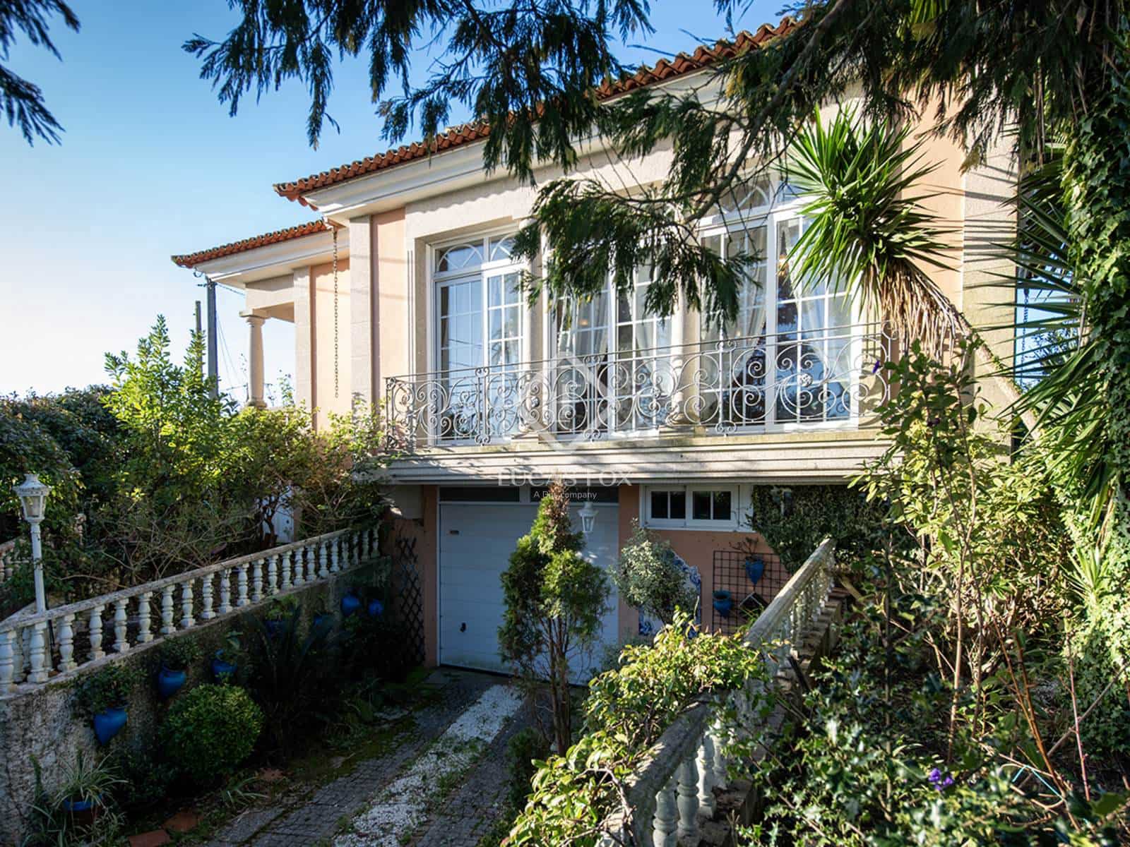 3 soverom Villa til salgs i Tomino med svømmebasseng garasje - € 400 000 (Ref: 8006751)