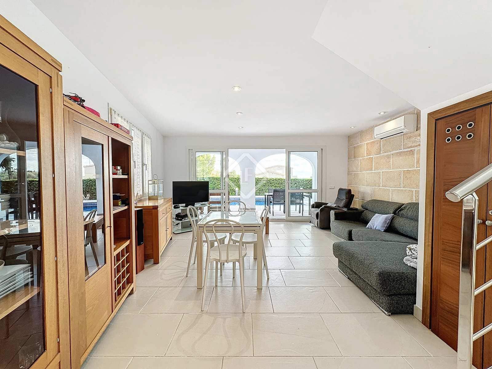 3 soveværelse Villa til salg i Alayor / Alaior med swimmingpool garage - € 770.000 (Ref: 8011117)