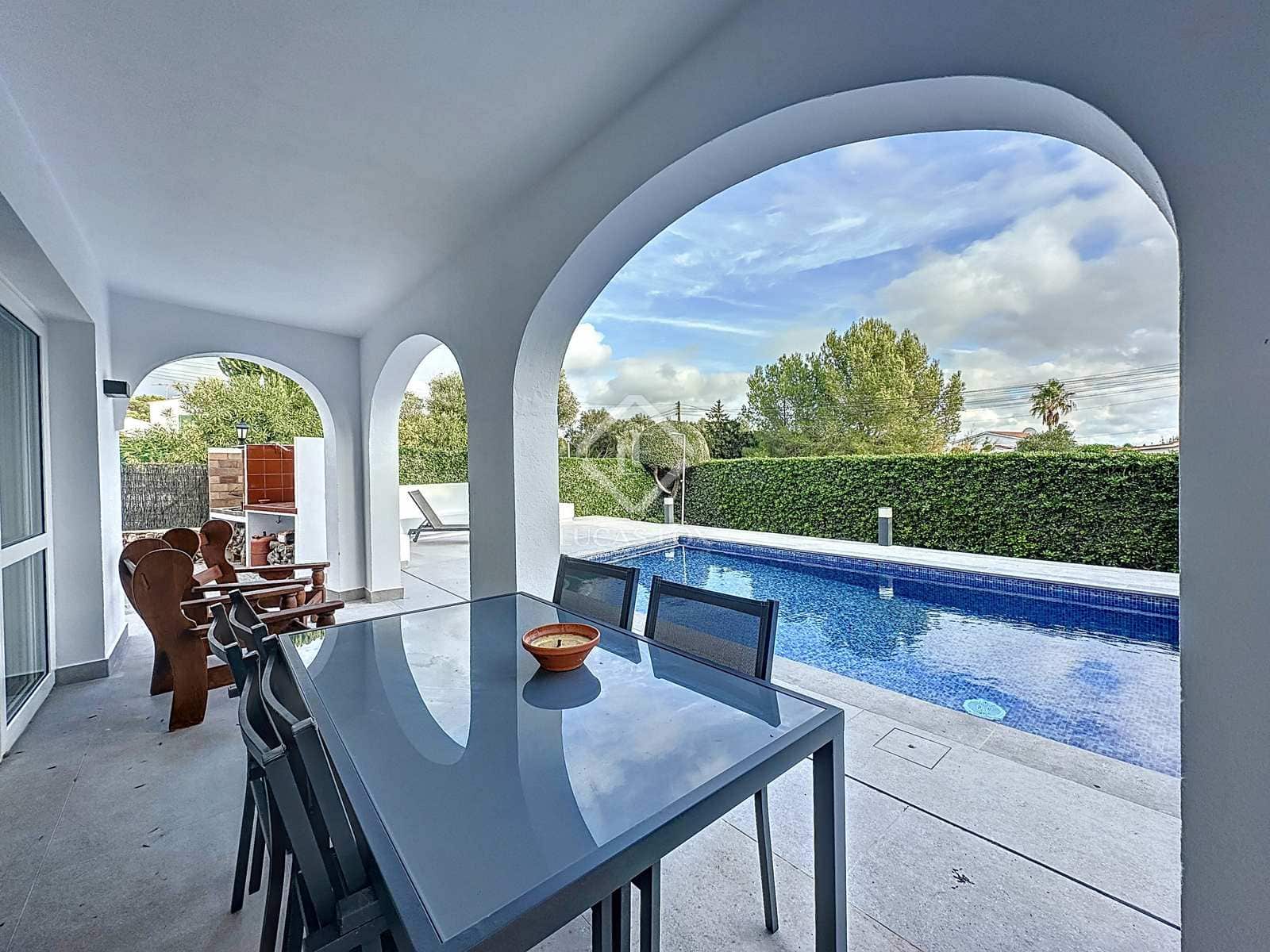 3 soveværelse Villa til salg i Alayor / Alaior med swimmingpool garage - € 770.000 (Ref: 8011117)