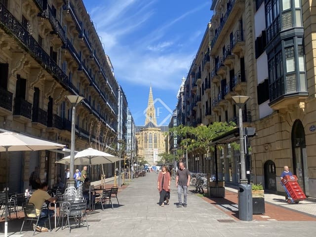 5 slaapkamer Appartement te koop in Donostia-San Sebastián - € 985.000 (Ref: 8015508)