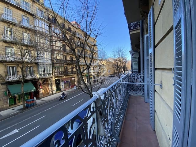 5 slaapkamer Appartement te koop in Donostia-San Sebastián - € 985.000 (Ref: 8015508)