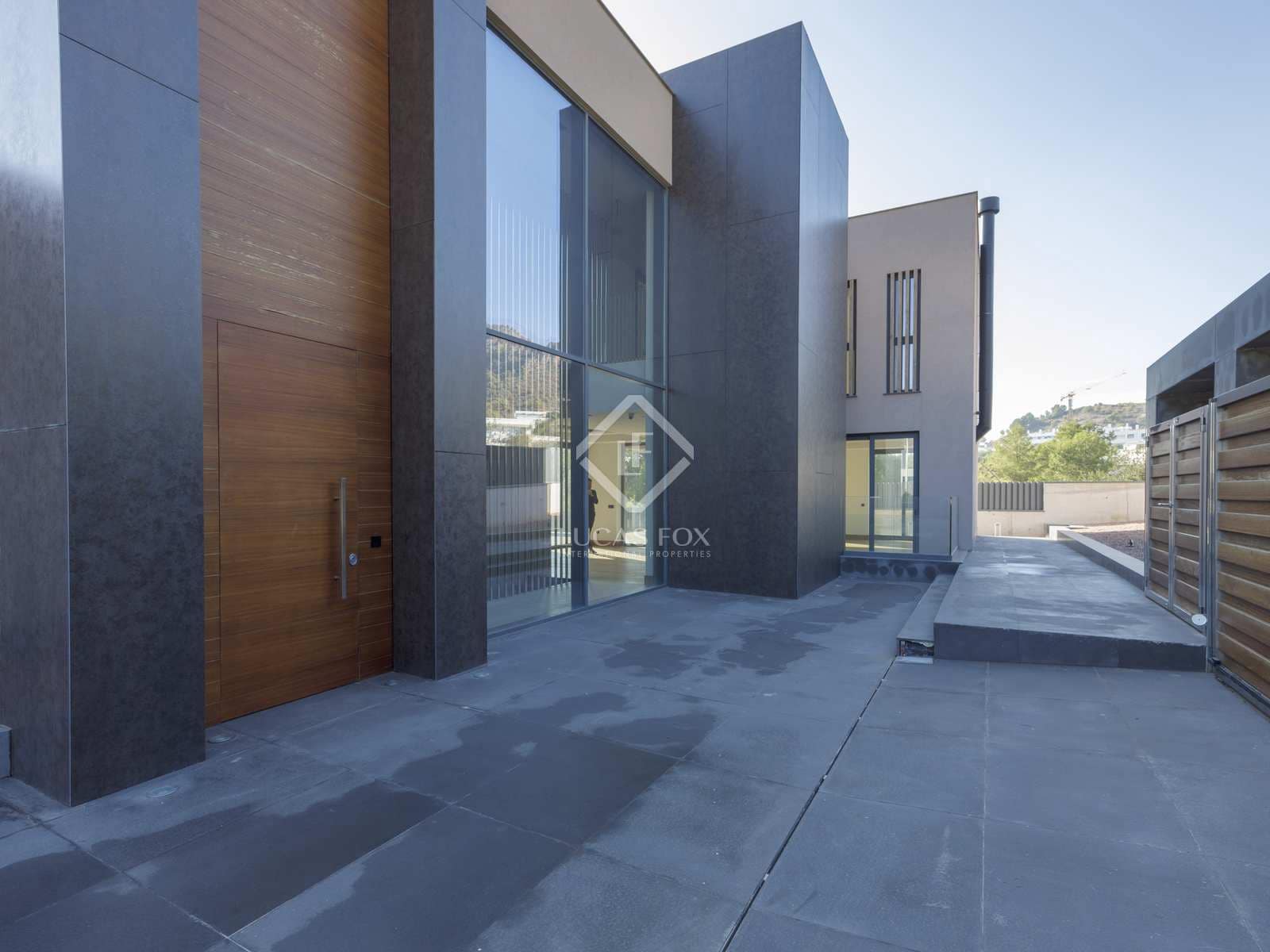 8 bedroom Villa for sale in Pucol with pool garage - € 2,500,000 (Ref: 8016473)