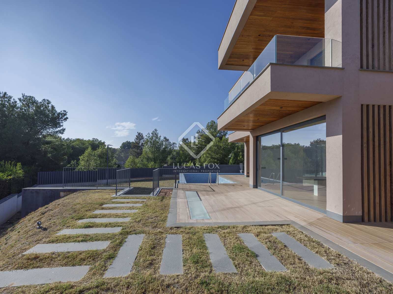 8 bedroom Villa for sale in Pucol with pool garage - € 2,500,000 (Ref: 8016473)