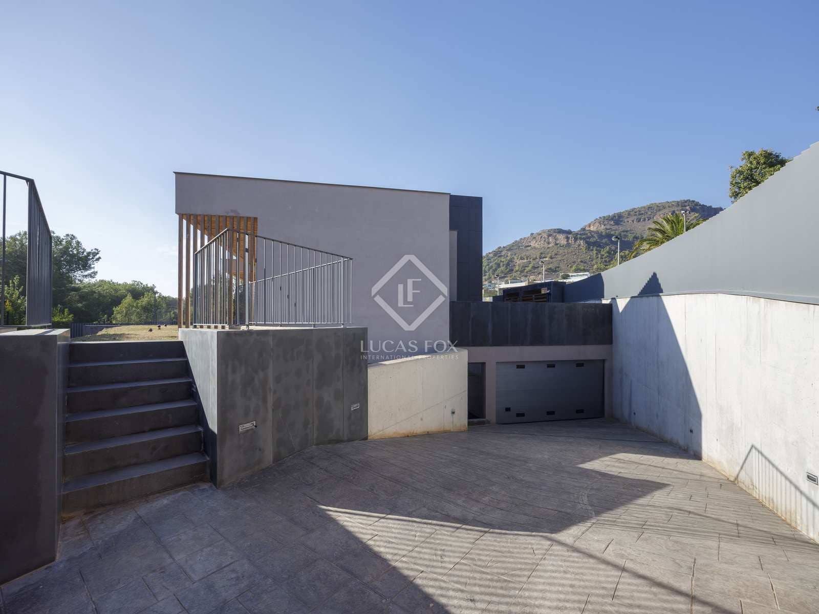 8 bedroom Villa for sale in Pucol with pool garage - € 2,500,000 (Ref: 8016473)