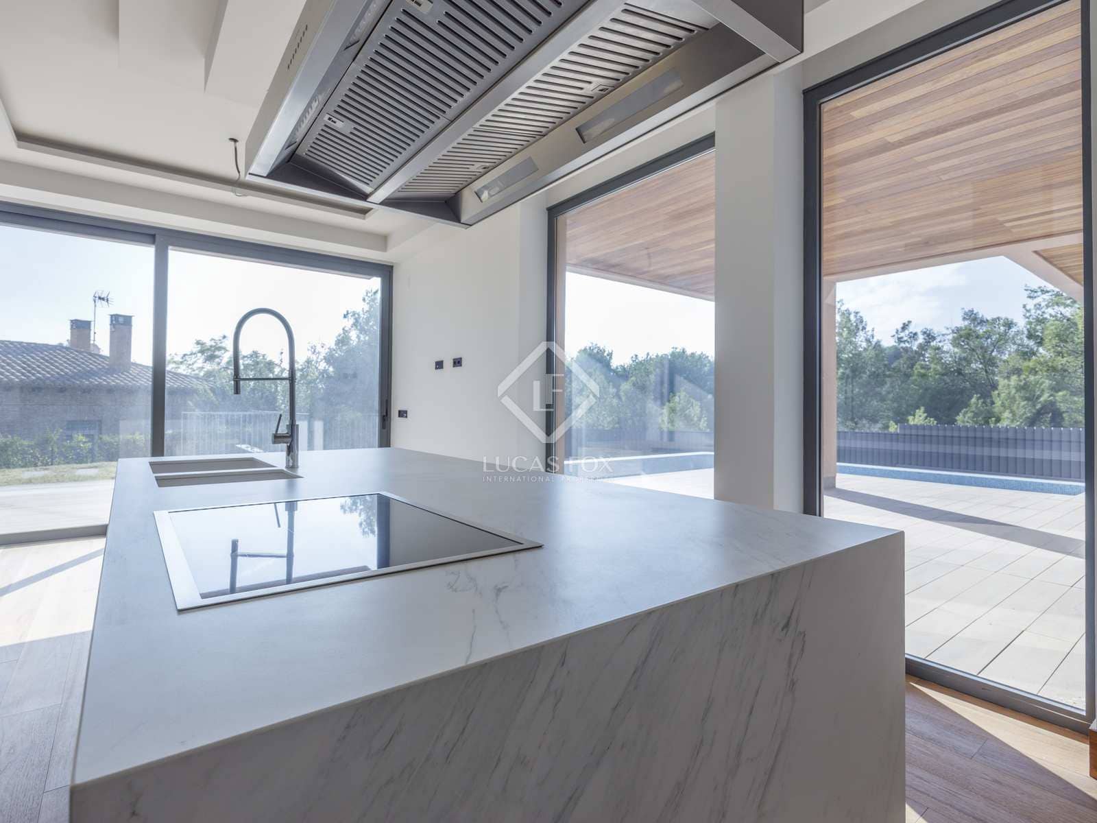 8 bedroom Villa for sale in Pucol with pool garage - € 2,500,000 (Ref: 8016473)