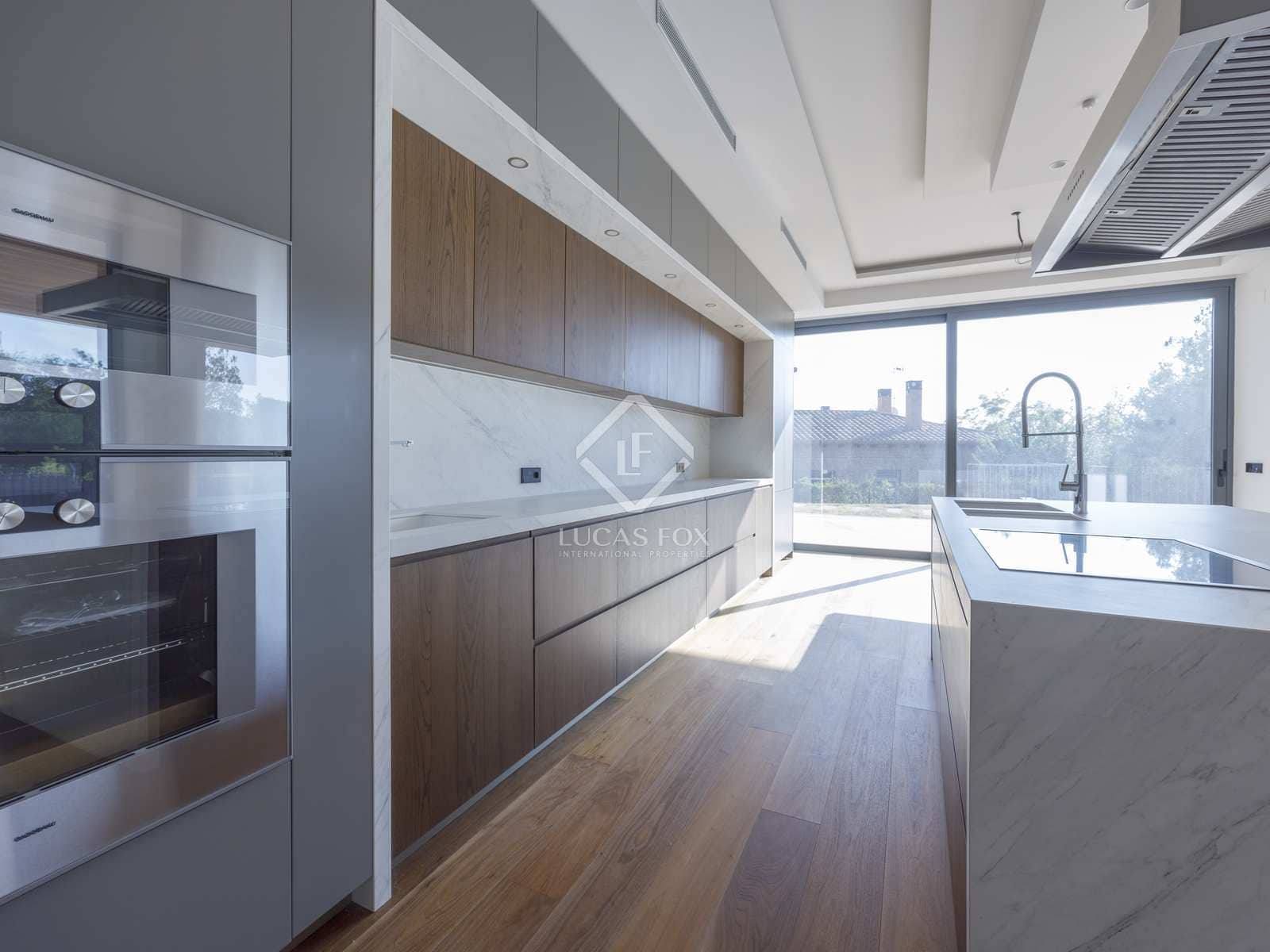 8 bedroom Villa for sale in Pucol with pool garage - € 2,500,000 (Ref: 8016473)