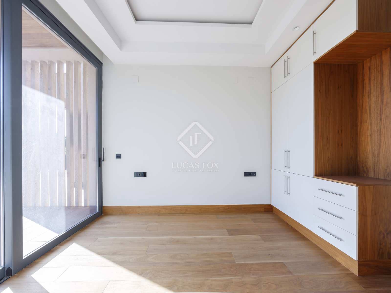 8 bedroom Villa for sale in Pucol with pool garage - € 2,500,000 (Ref: 8016473)