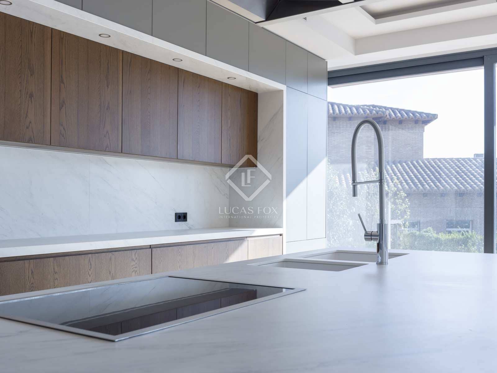 8 bedroom Villa for sale in Pucol with pool garage - € 2,500,000 (Ref: 8016473)