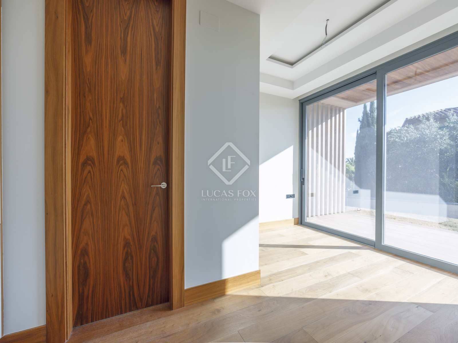 8 bedroom Villa for sale in Pucol with pool garage - € 2,500,000 (Ref: 8016473)