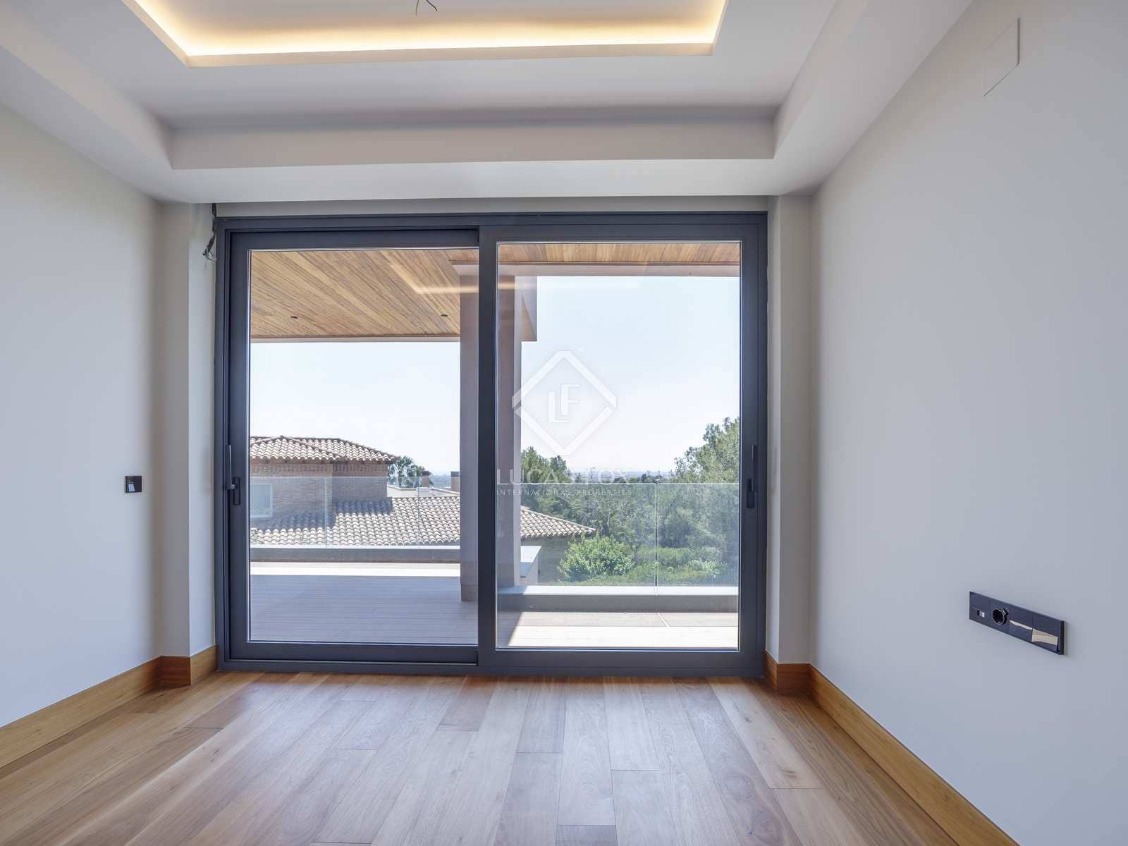 8 bedroom Villa for sale in Pucol with pool garage - € 2,500,000 (Ref: 8016473)