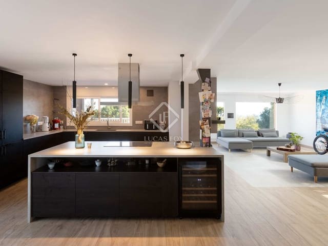 3 bedroom Villa for sale in Alella with pool garage - € 2,490,000 (Ref: 8018384)