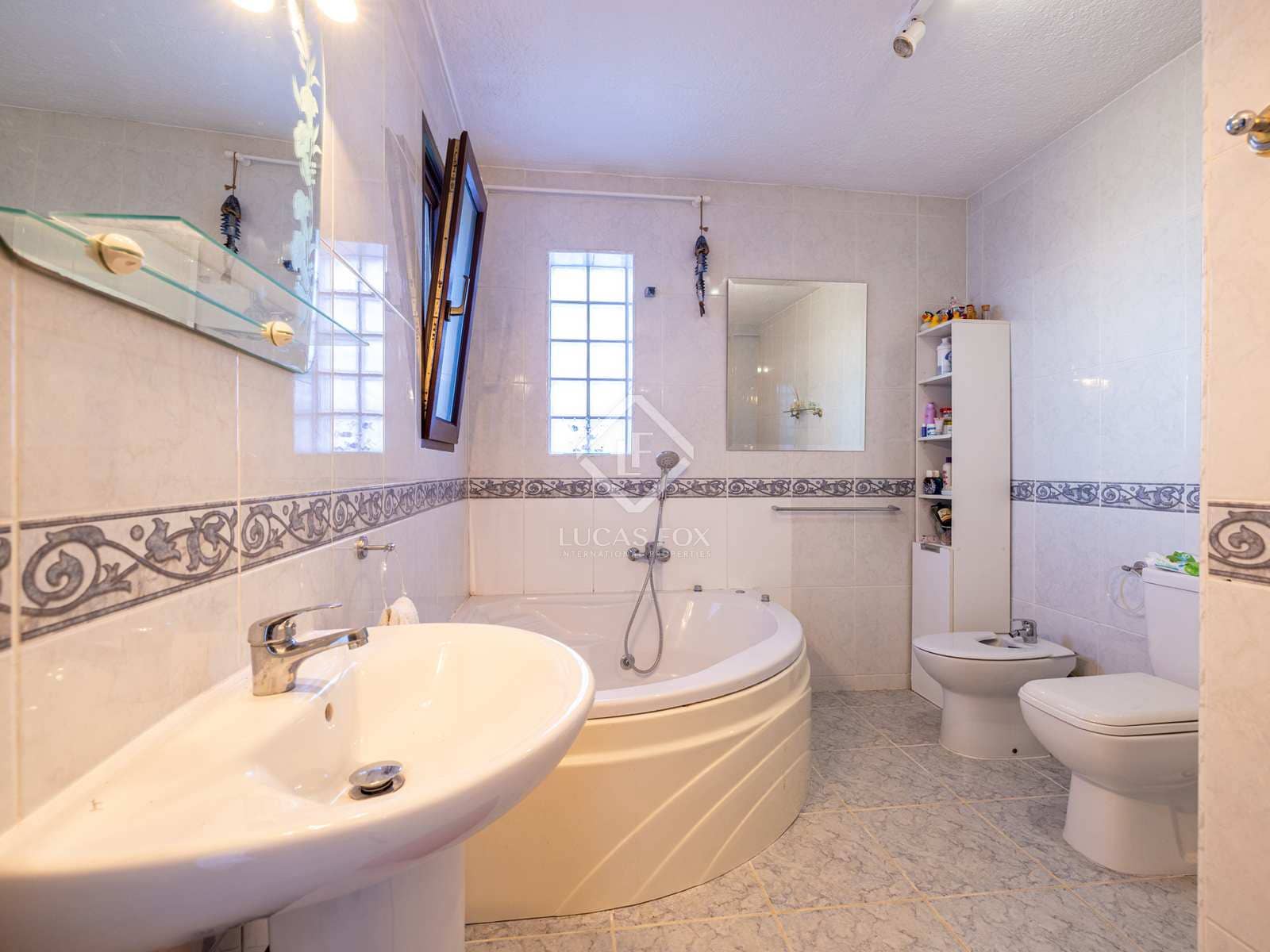 5 makuuhuone Huvila myytävänä paikassa Javea / Xabia mukana uima-altaan 
autotalli - 970 000 € (Ref: 8022648)