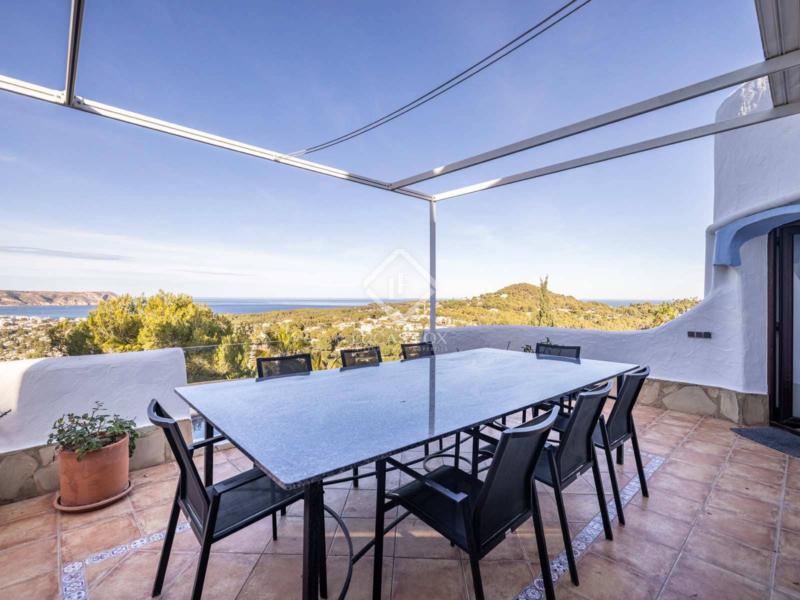 5 makuuhuone Huvila myytävänä paikassa Javea / Xabia mukana uima-altaan 
autotalli - 970 000 € (Ref: 8022648)