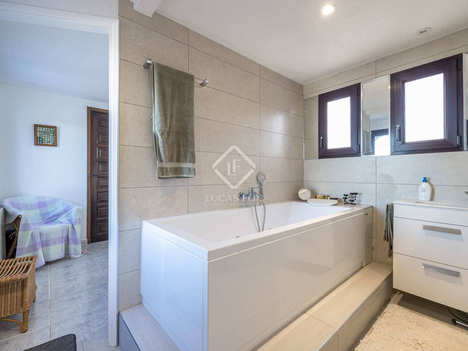 5 makuuhuone Huvila myytävänä paikassa Javea / Xabia mukana uima-altaan 
autotalli - 970 000 € (Ref: 8022648)