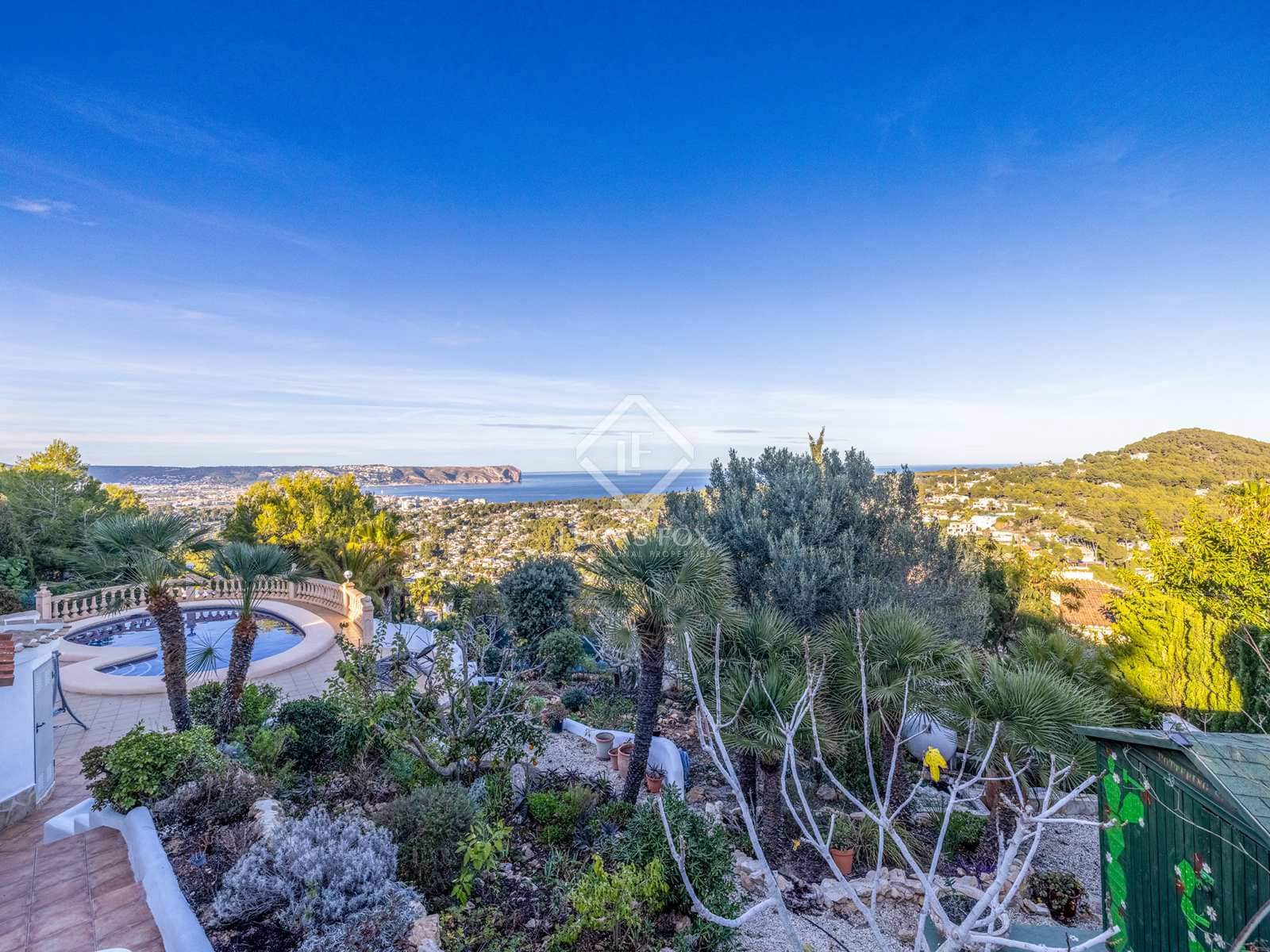 5 makuuhuone Huvila myytävänä paikassa Javea / Xabia mukana uima-altaan 
autotalli - 970 000 € (Ref: 8022648)