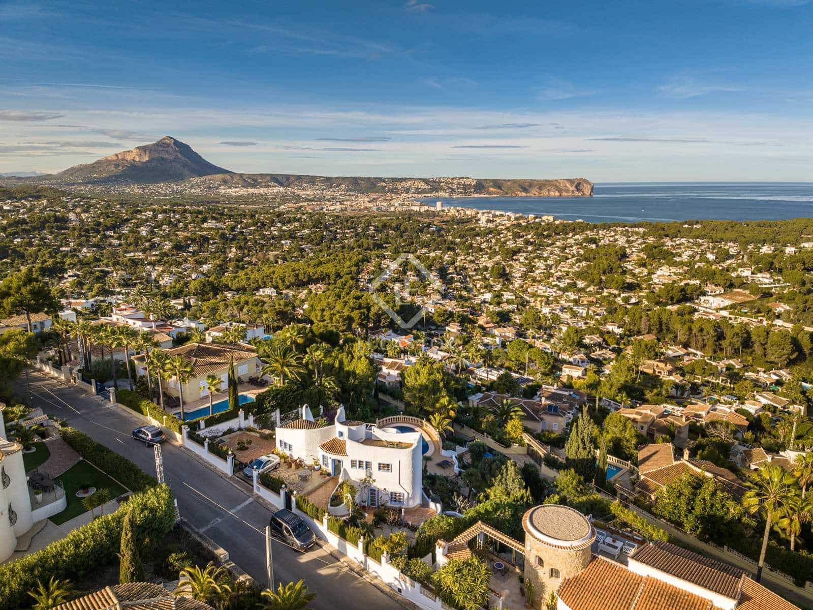 5 makuuhuone Huvila myytävänä paikassa Javea / Xabia mukana uima-altaan 
autotalli - 970 000 € (Ref: 8022648)