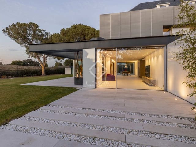 7 sovrum Villa till salu i Pozuelo de Alarcón med pool garage - 5 700 000 € (Ref: 8032403)