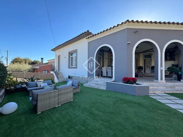 5 soverom Villa til salgs i Matadepera med svømmebasseng garasje - € 1 298 000 (Ref: 8032405)