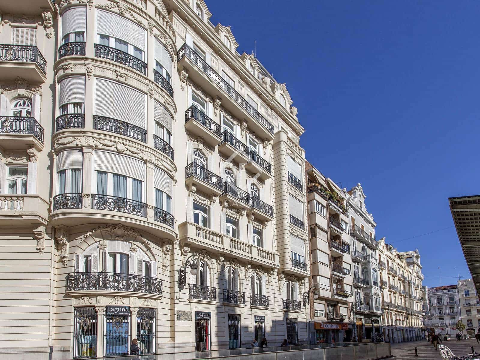 Appartement de 3 chambres à louer à Valence ville - 2 300 € (Ref: 8032407)