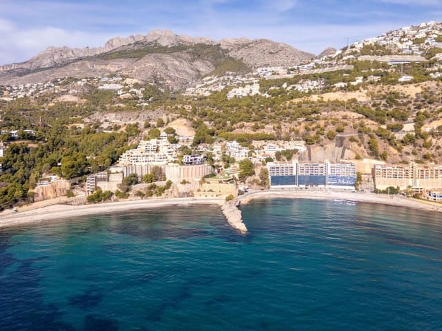 4 bedroom Villa for sale in Altea with pool garage - € 3,495,000 (Ref: 8034785)