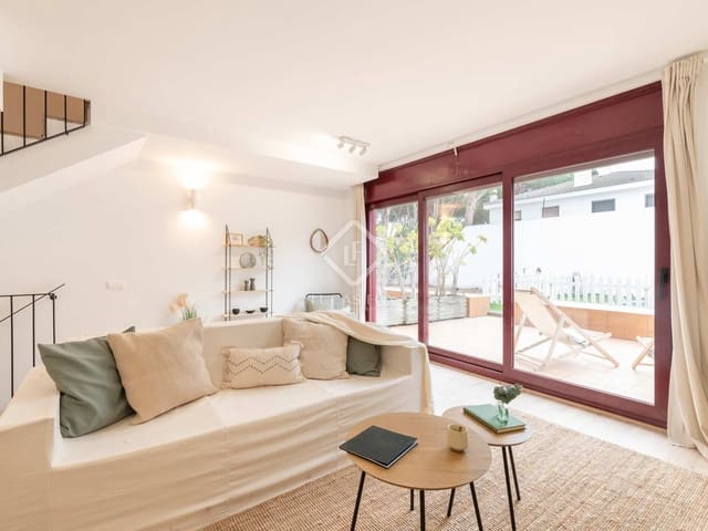 3 soverom Villa til salgs i La Pineda, Vila-seca med svømmebasseng garasje - € 940 000 (Ref: 8034794)