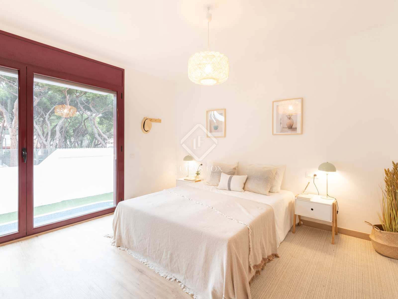 3 soveværelse Villa til salg i La Pineda med swimmingpool garage - € 940.000 (Ref: 8034794)