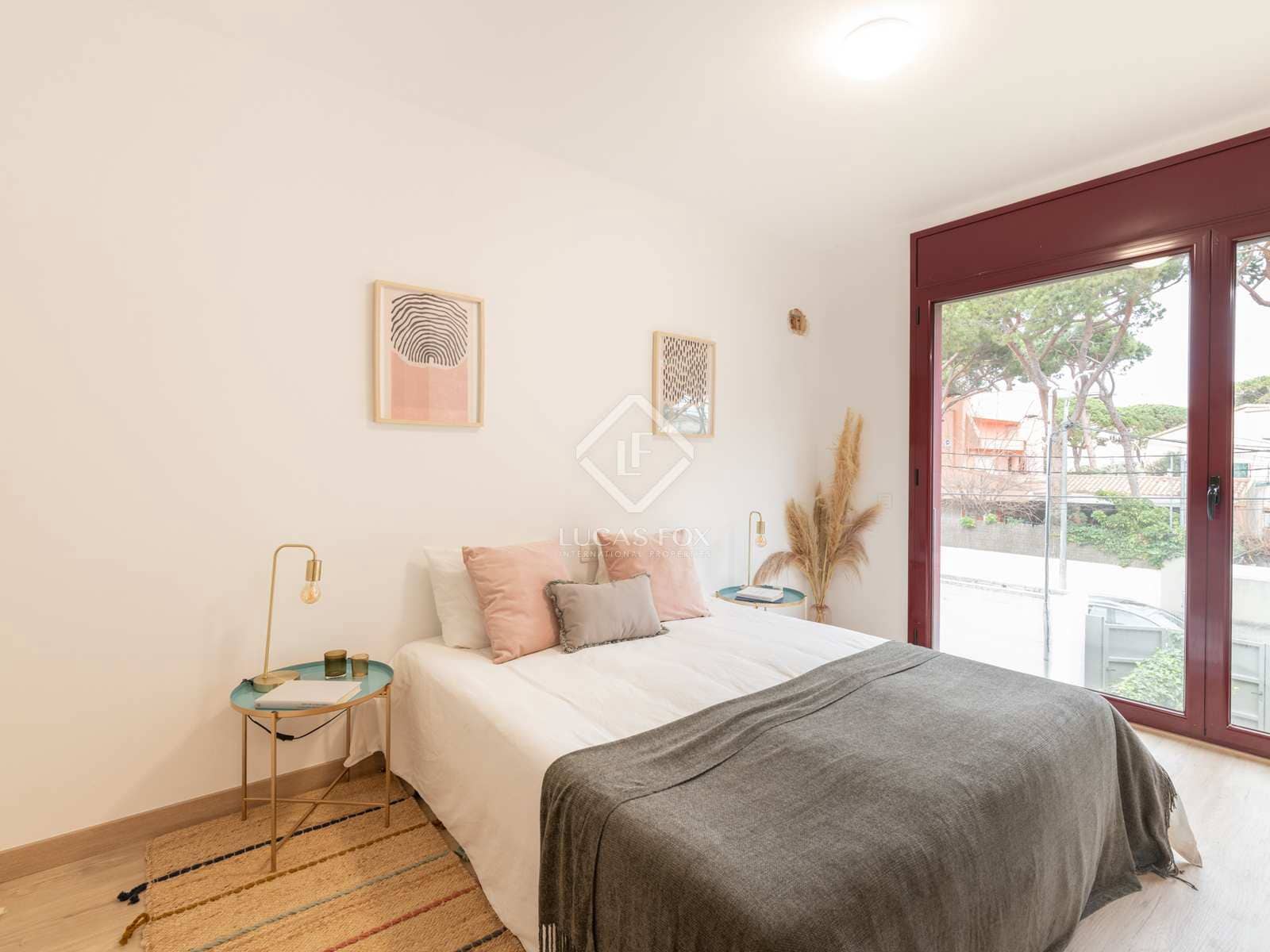 3 soveværelse Villa til salg i La Pineda med swimmingpool garage - € 940.000 (Ref: 8034794)