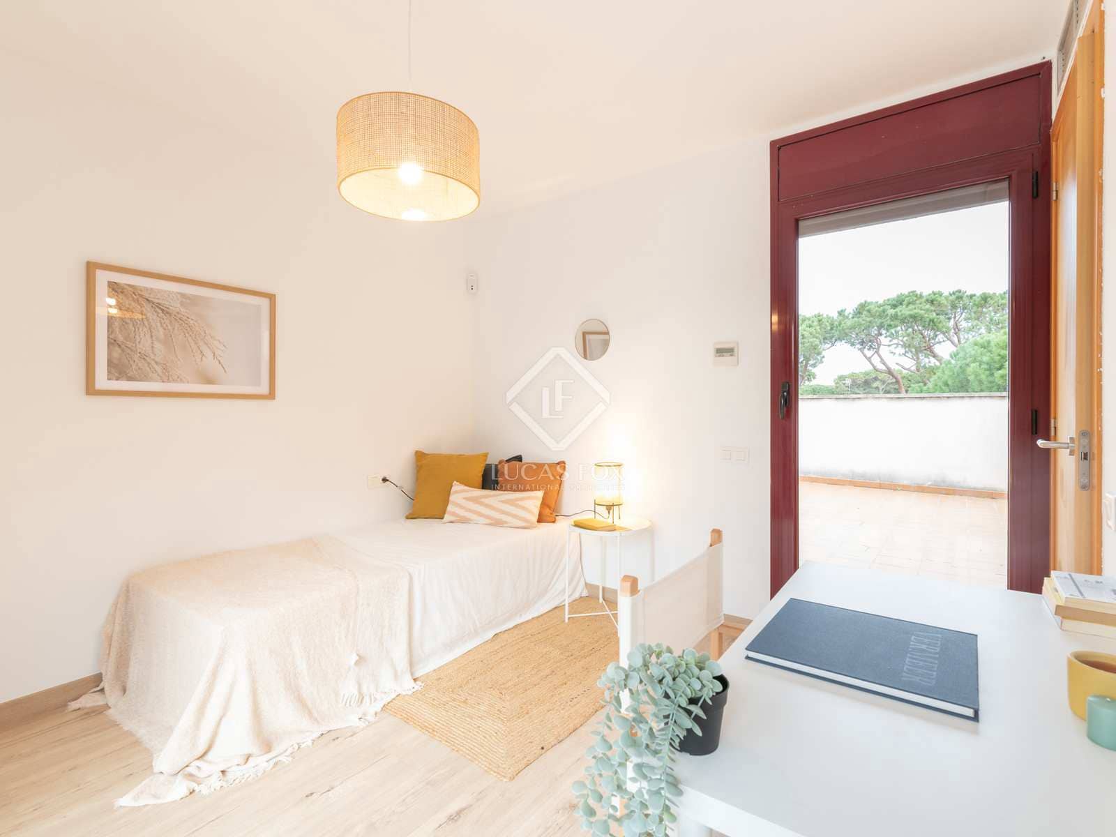 3 soveværelse Villa til salg i La Pineda med swimmingpool garage - € 940.000 (Ref: 8034794)