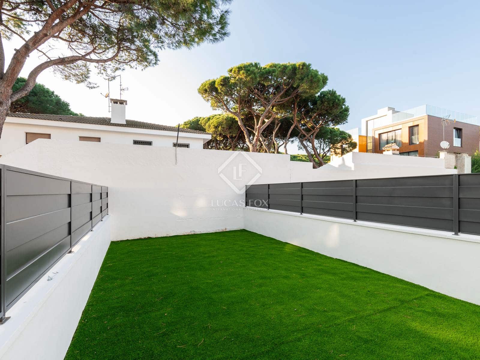 3 soveværelse Villa til salg i La Pineda med swimmingpool garage - € 940.000 (Ref: 8034794)