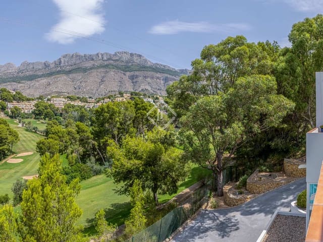 4 sypialnia Willa na sprzedaż w Altea z garażem - 1 295 000 € (Ref: 8038937)