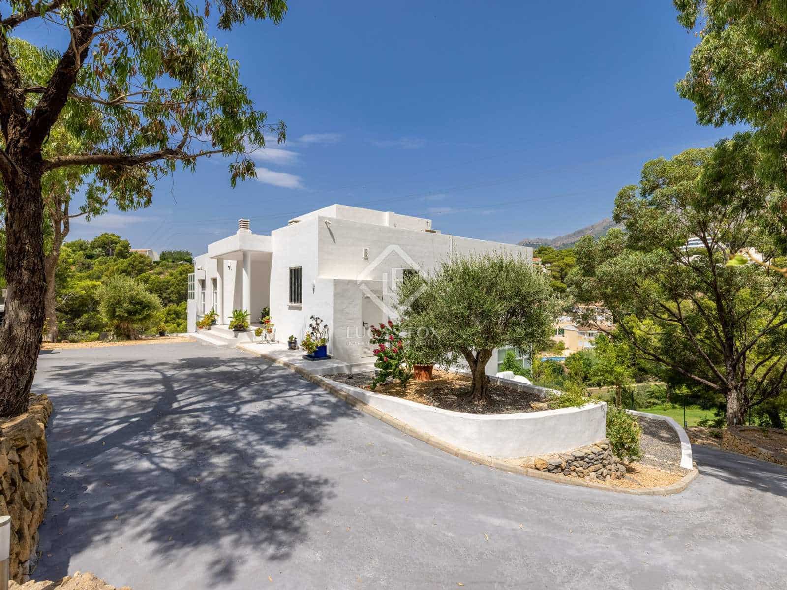 4 sypialnia Willa na sprzedaż w Altea z garażem - 1 295 000 € (Ref: 8038937)