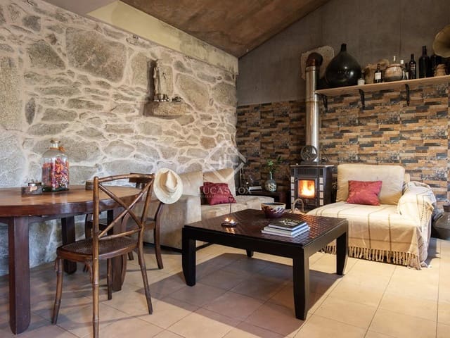 5 bedroom Villa for sale in Gondomar with garage - € 475,000 (Ref: 8038969)