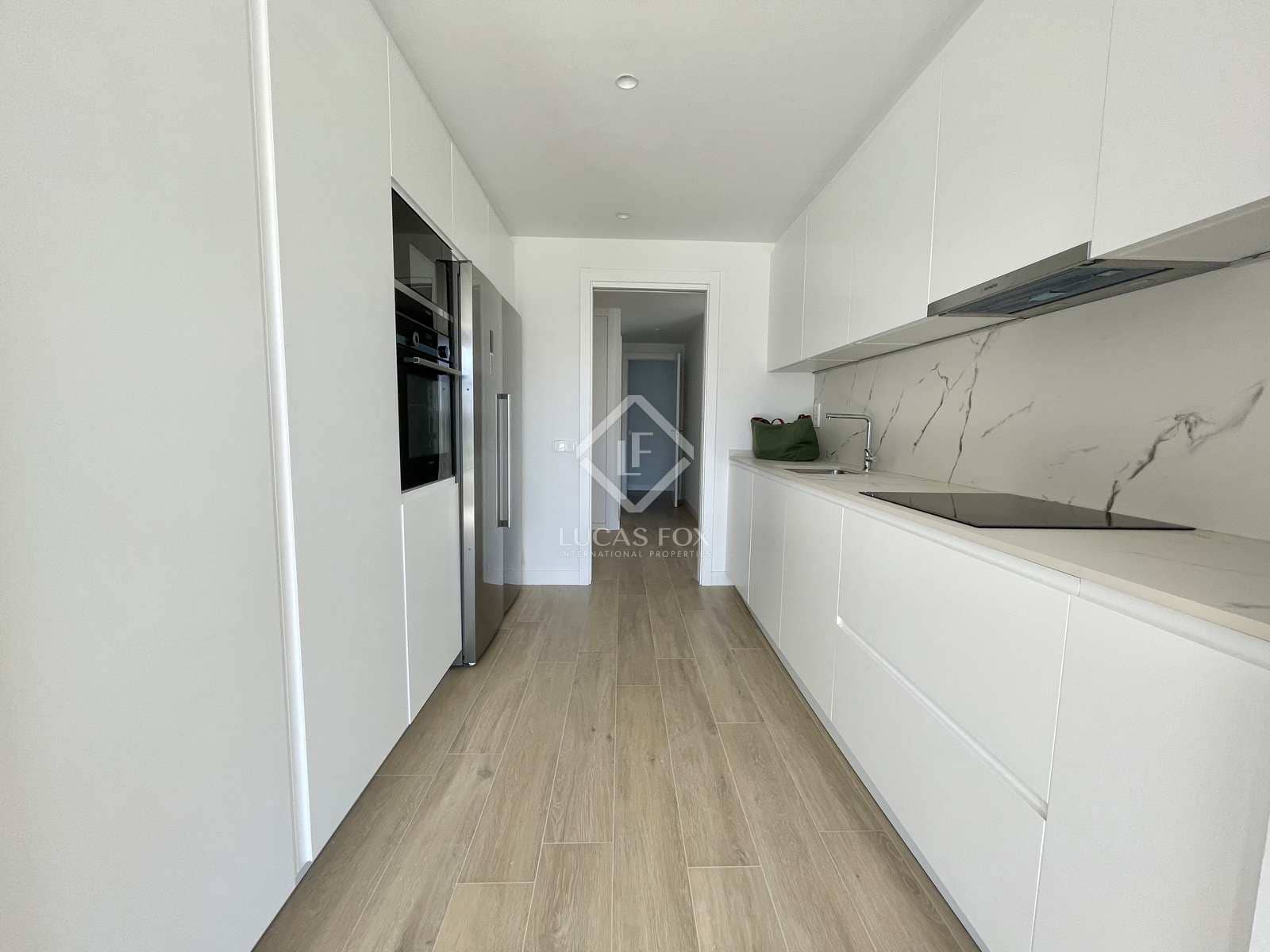 3 bedroom Apartment for rent in Madrid city with pool garage € 4,300