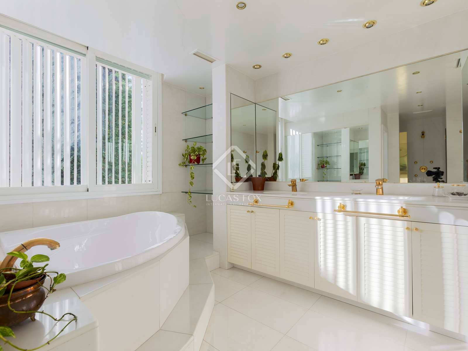 9 chambre Villa/Maison à vendre à Sant Vicenc de Montalt avec piscine garage - 2 500 000 € (Ref: 8052164)