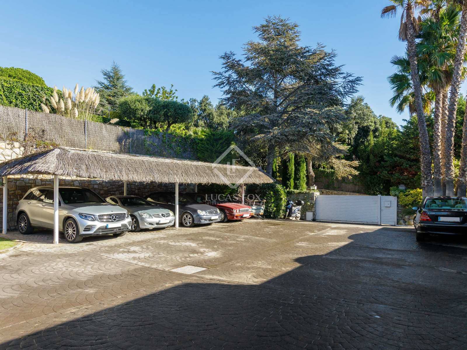 9 chambre Villa/Maison à vendre à Sant Vicenc de Montalt avec piscine garage - 2 500 000 € (Ref: 8052164)