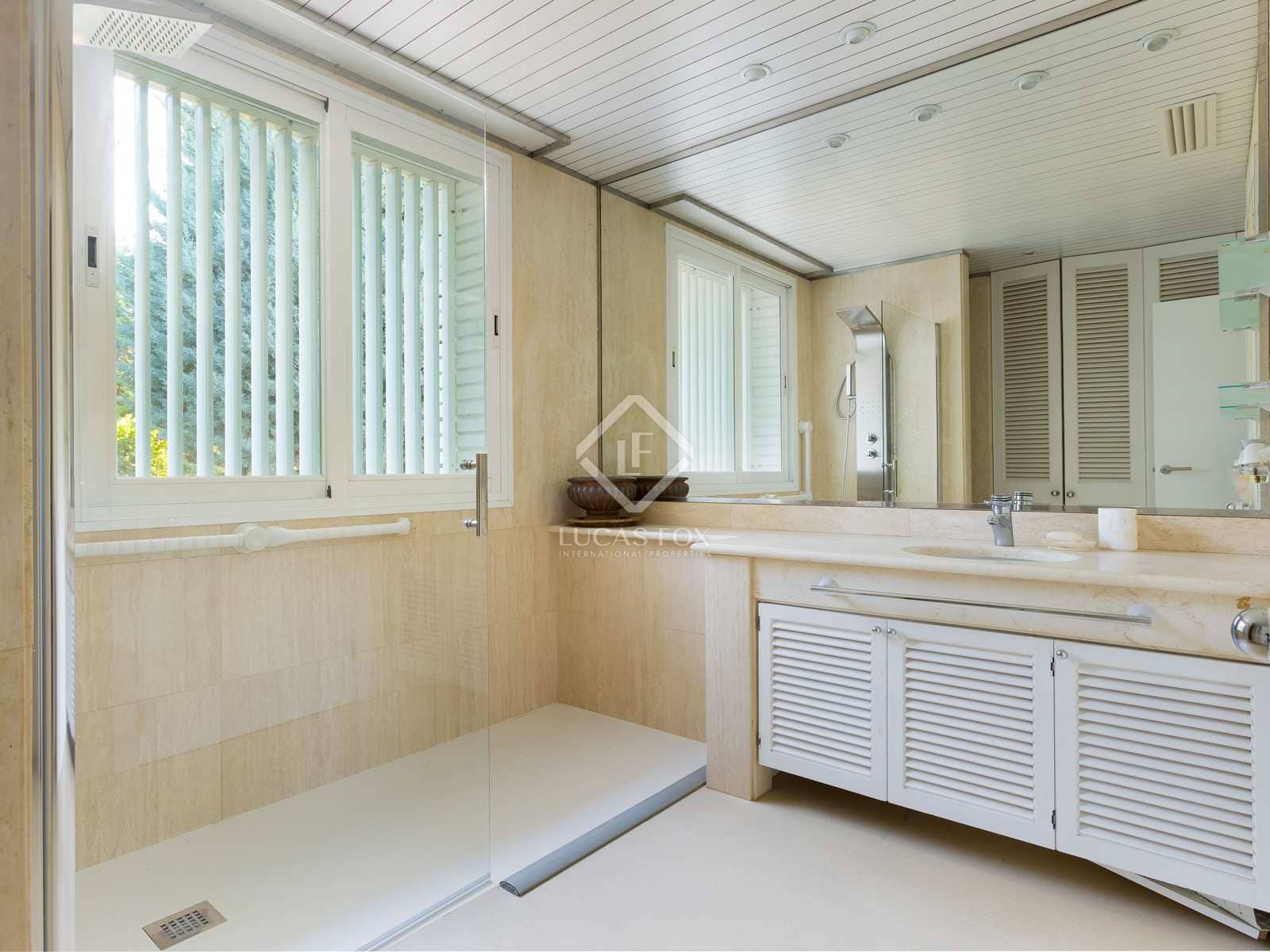 9 chambre Villa/Maison à vendre à Sant Vicenc de Montalt avec piscine garage - 2 500 000 € (Ref: 8052164)