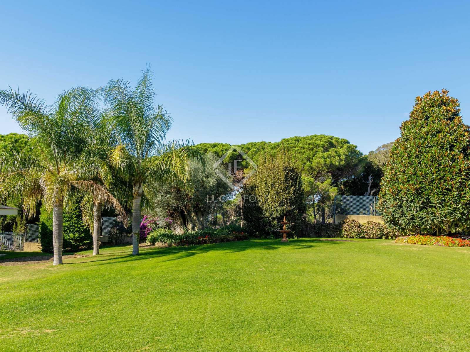 9 chambre Villa/Maison à vendre à Sant Vicenc de Montalt avec piscine garage - 2 500 000 € (Ref: 8052164)