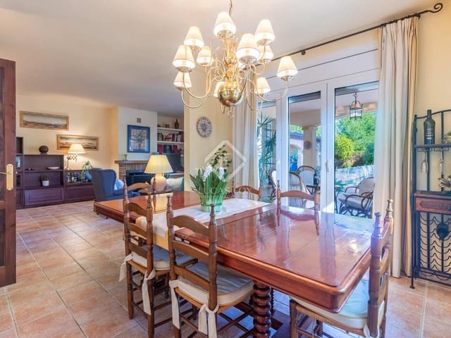 5 soverom Villa til salgs i Mont-roig del Camp med svømmebasseng - € 595 000 (Ref: 8052173)