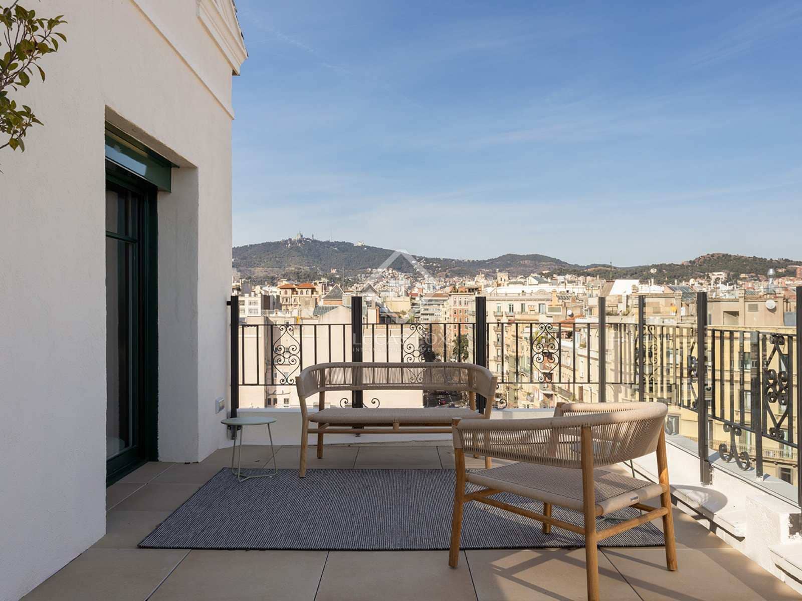 1 sypialnia Penthouse do wynajęcia w Miasto Barcelona - 5 500 € (Ref: 8059255)
