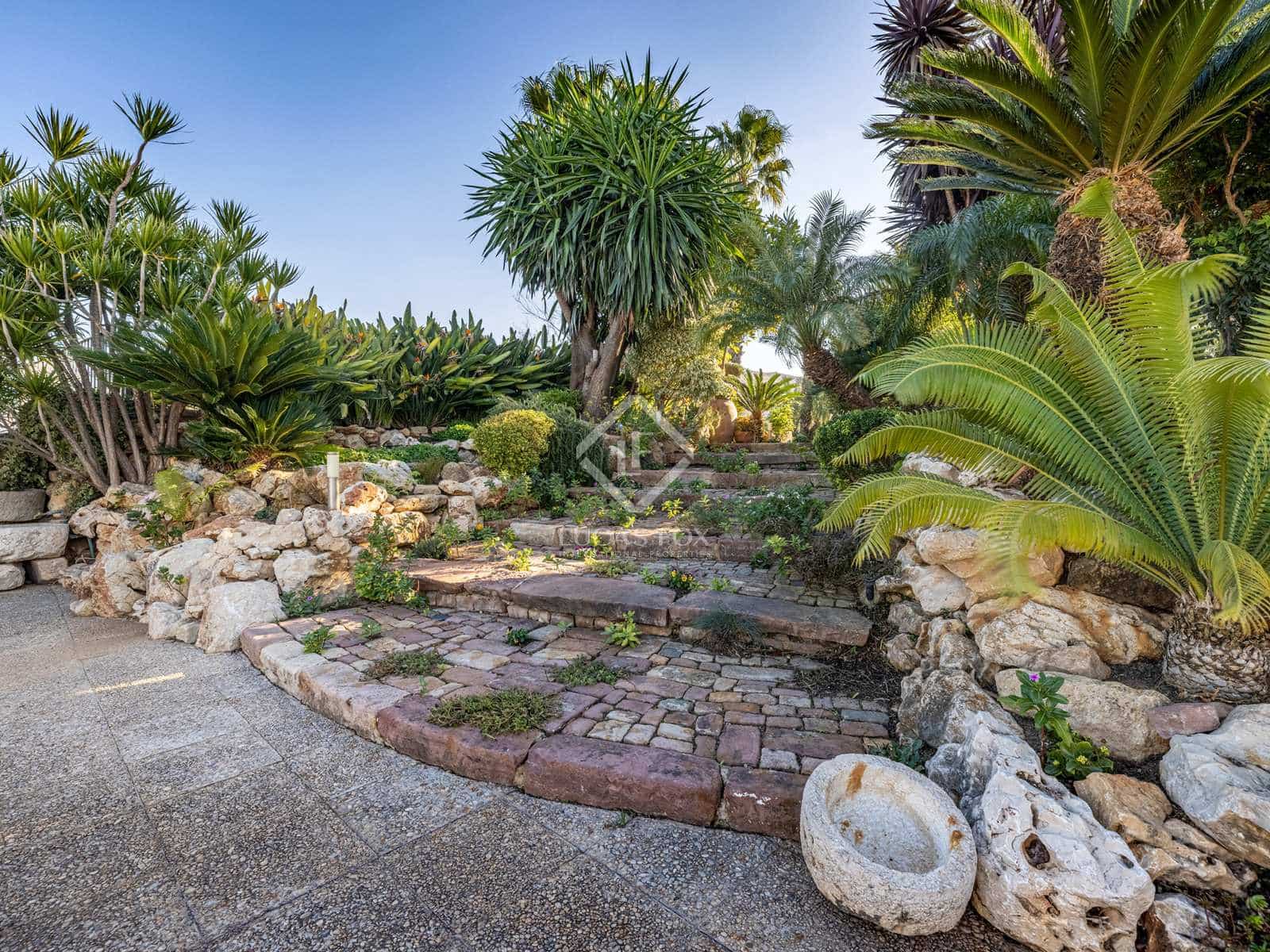 7 soveværelse Villa til salg i La Xara med garage - € 2.950.000 (Ref: 8059257)