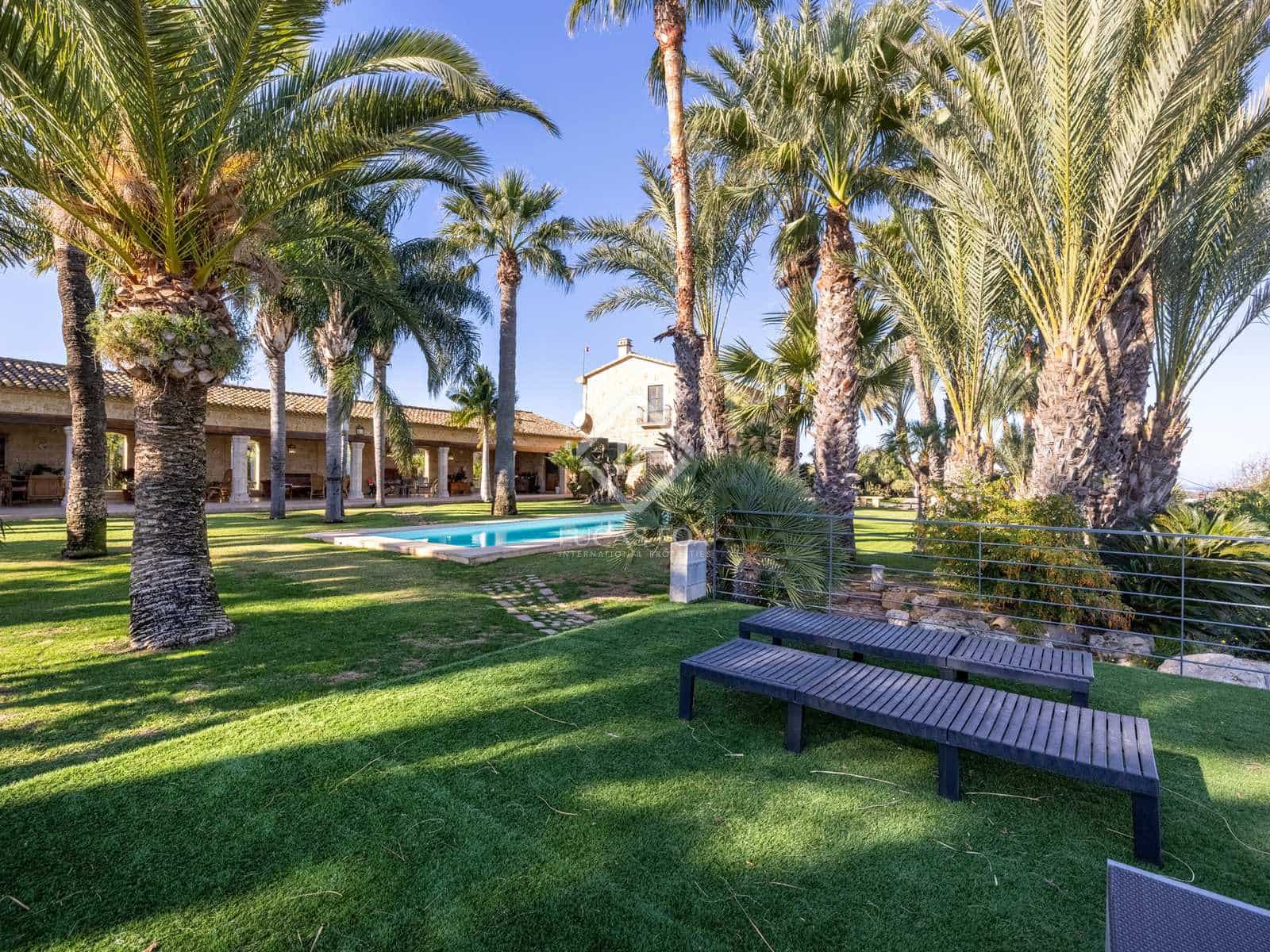 7 soveværelse Villa til salg i La Xara med garage - € 2.950.000 (Ref: 8059257)