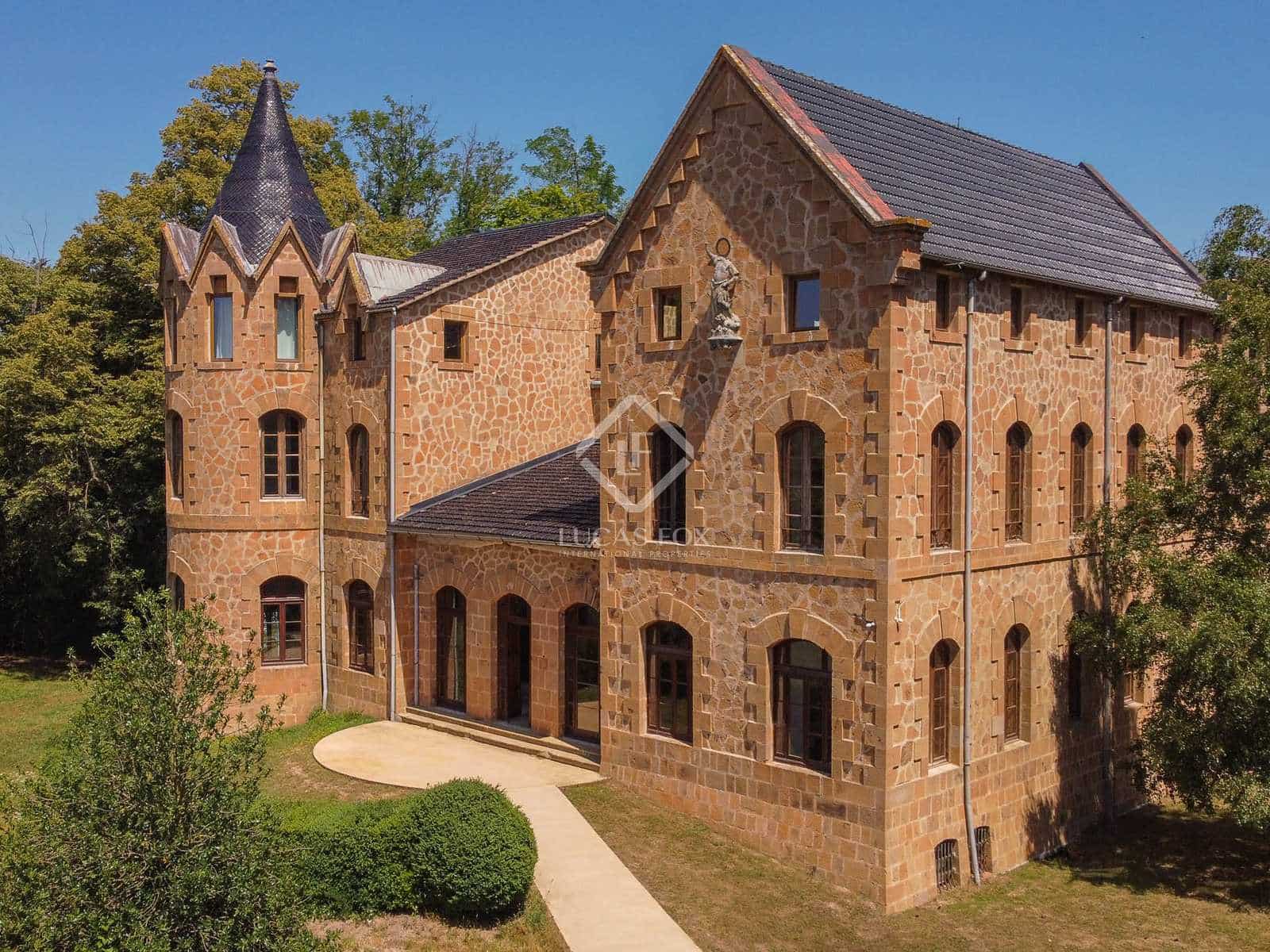 19 soveværelse Finca/Landehus til salg i Sant Hilari Sacalm med swimmingpool - € 3.490.000 (Ref: 8061940)