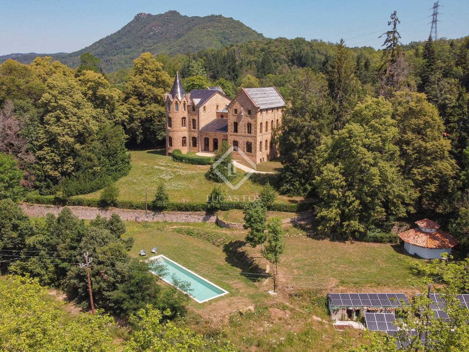 19 soveværelse Finca/Landehus til salg i Sant Hilari Sacalm med swimmingpool - € 3.490.000 (Ref: 8061940)