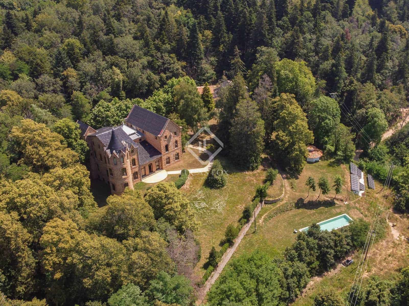 19 soveværelse Finca/Landehus til salg i Sant Hilari Sacalm med swimmingpool - € 3.490.000 (Ref: 8061940)