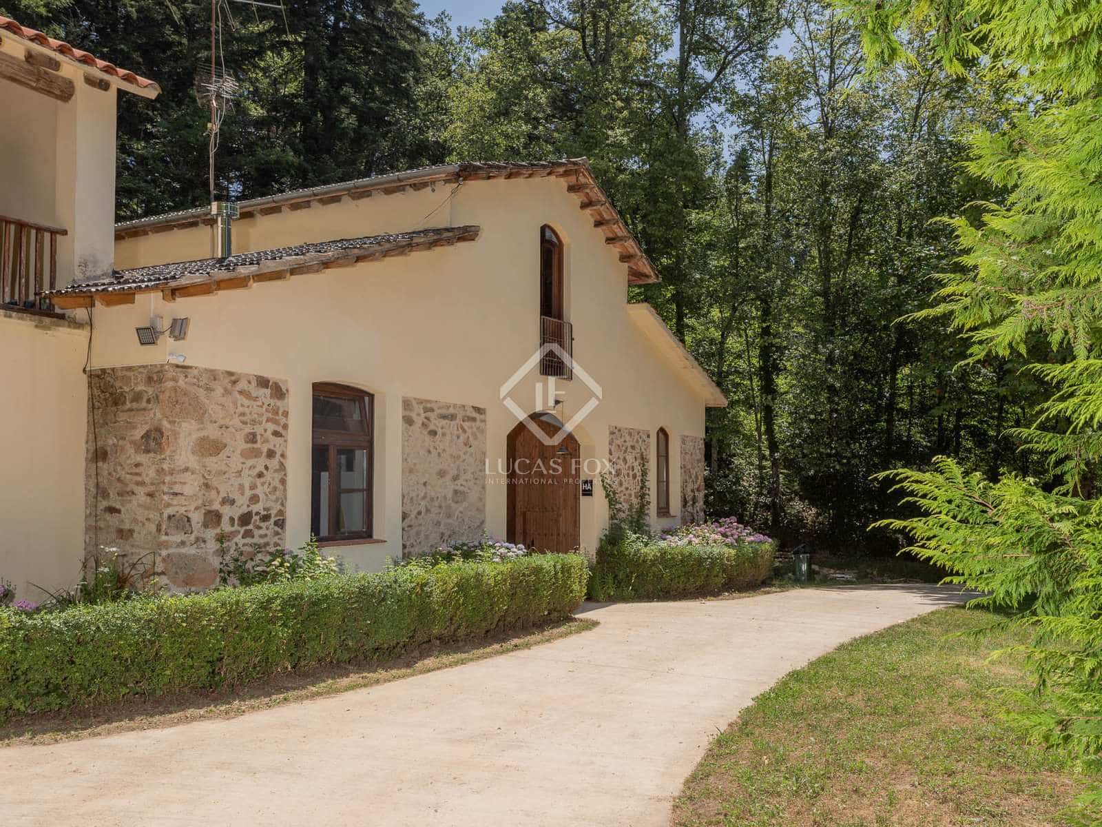 19 soveværelse Finca/Landehus til salg i Sant Hilari Sacalm med swimmingpool - € 3.490.000 (Ref: 8061940)