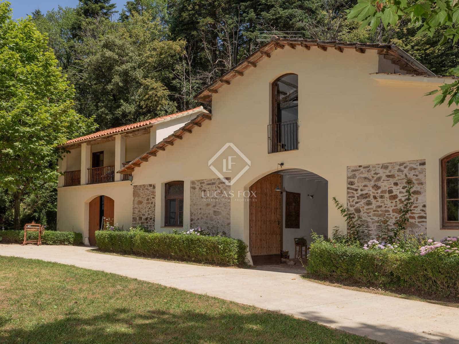 19 soveværelse Finca/Landehus til salg i Sant Hilari Sacalm med swimmingpool - € 3.490.000 (Ref: 8061940)